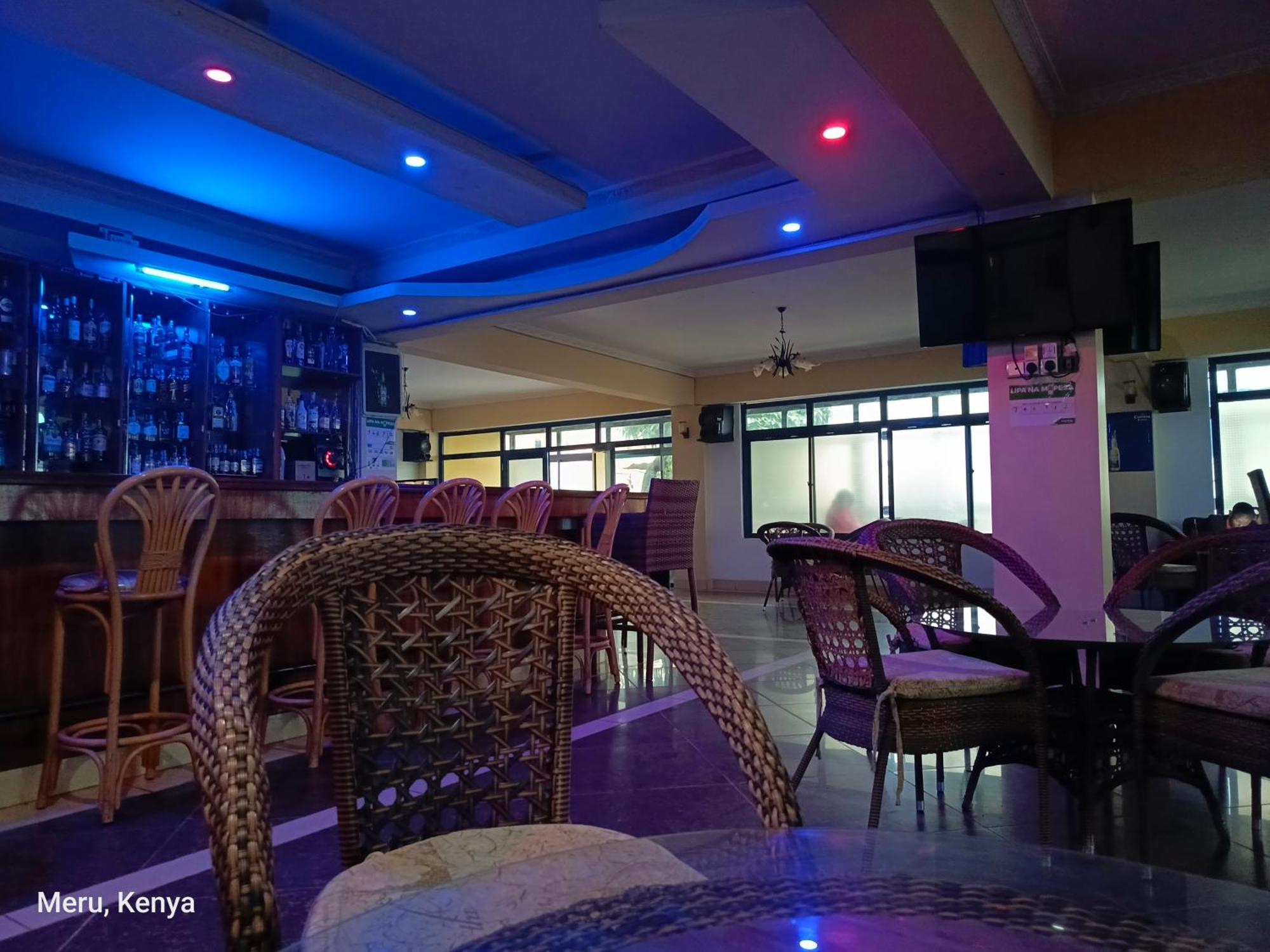 Meru Paramount Bagian luar foto