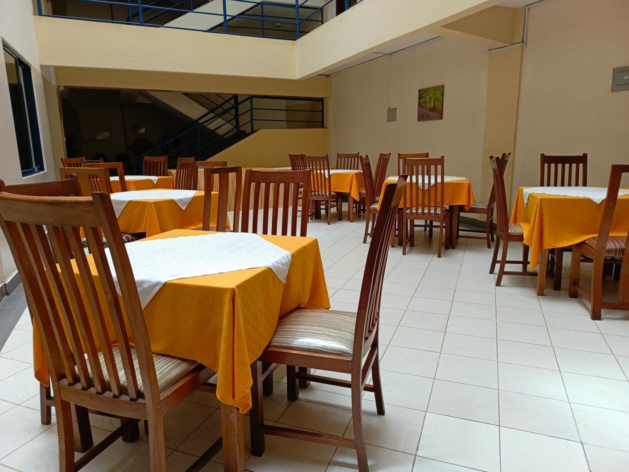 Meru Paramount Bagian luar foto