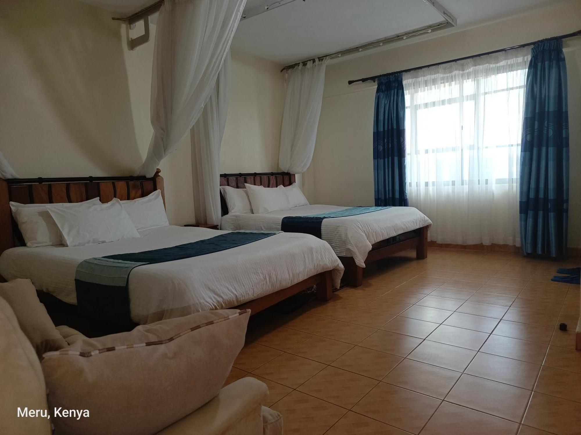 Meru Paramount Bagian luar foto