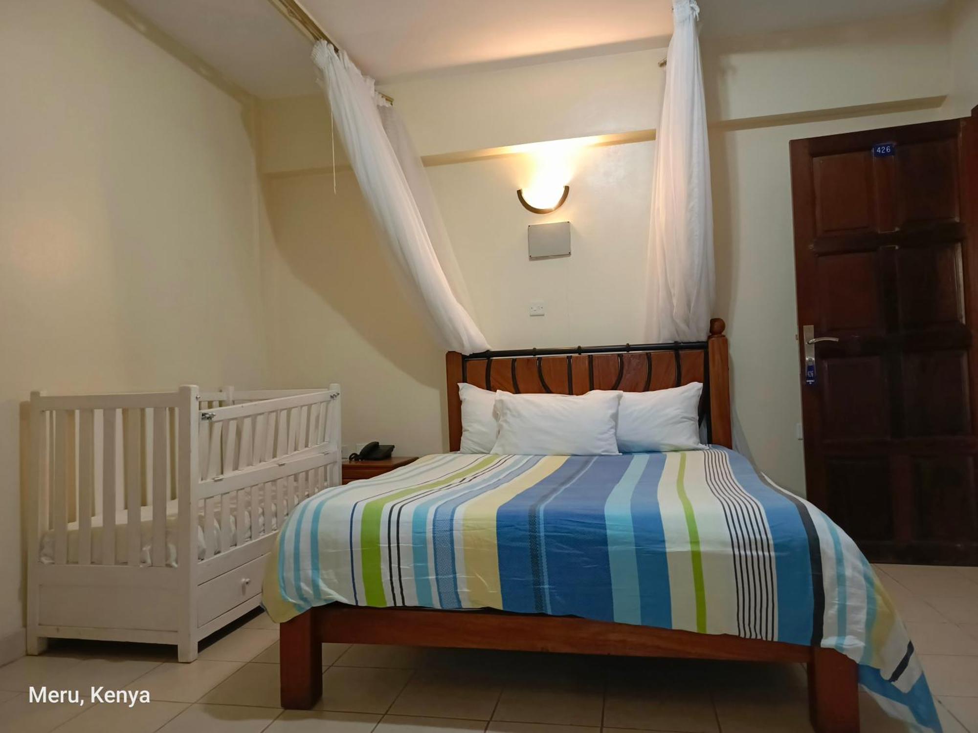 Meru Paramount Bagian luar foto