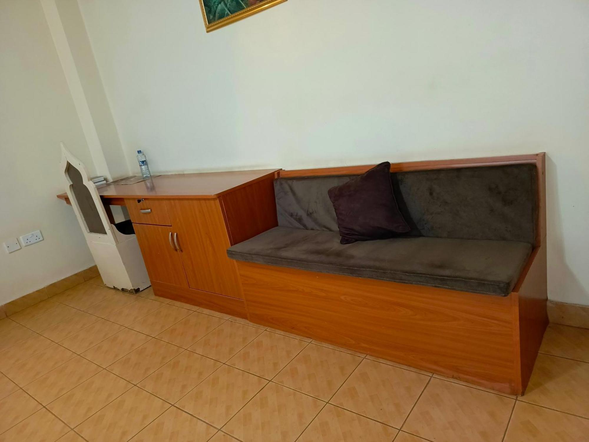 Meru Paramount Bagian luar foto