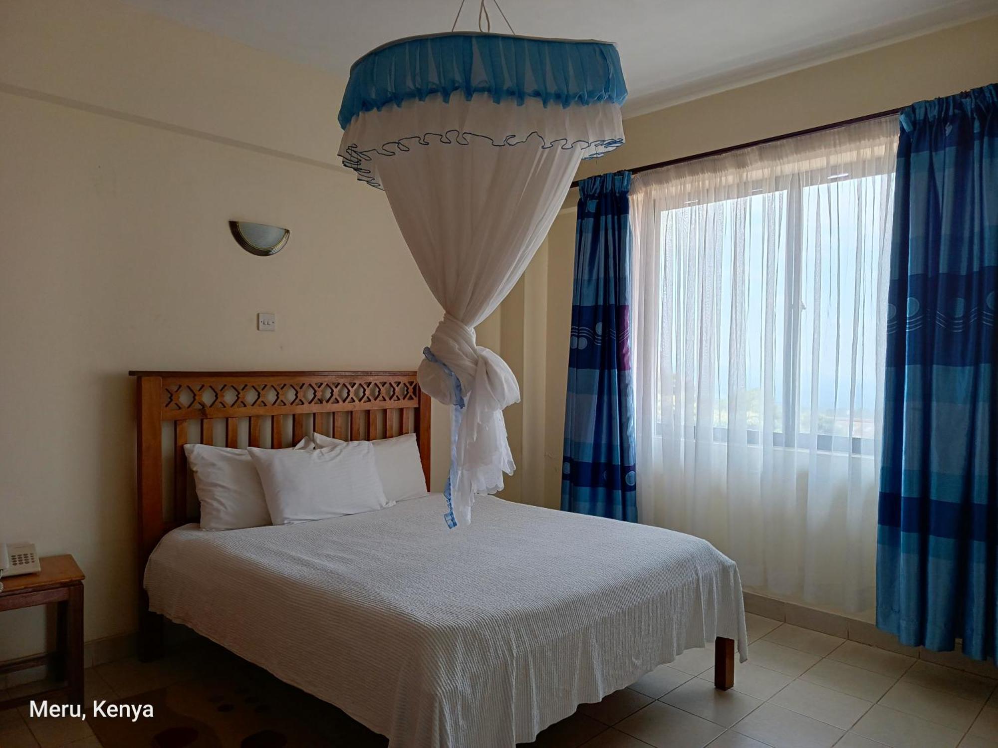 Meru Paramount Bagian luar foto