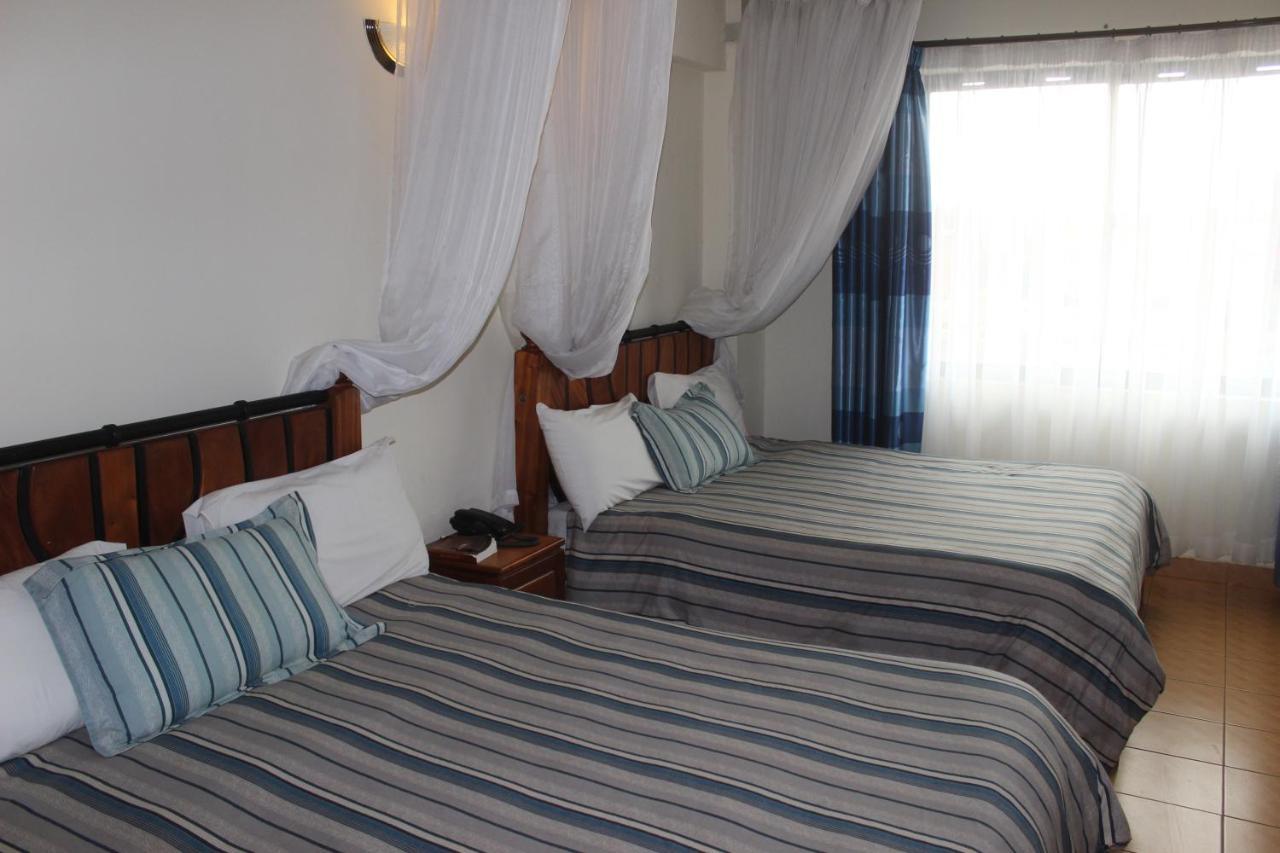 Meru Paramount Bagian luar foto