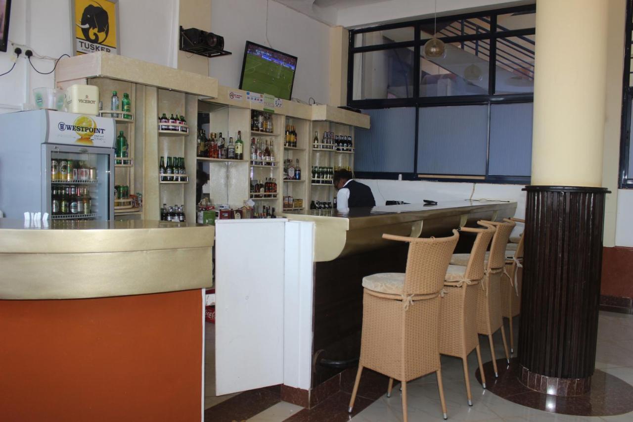 Meru Paramount Bagian luar foto