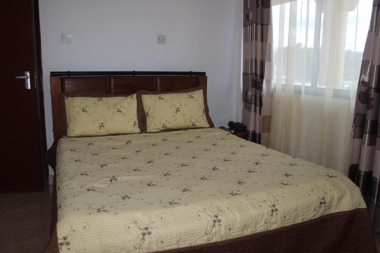 Meru Paramount Bagian luar foto