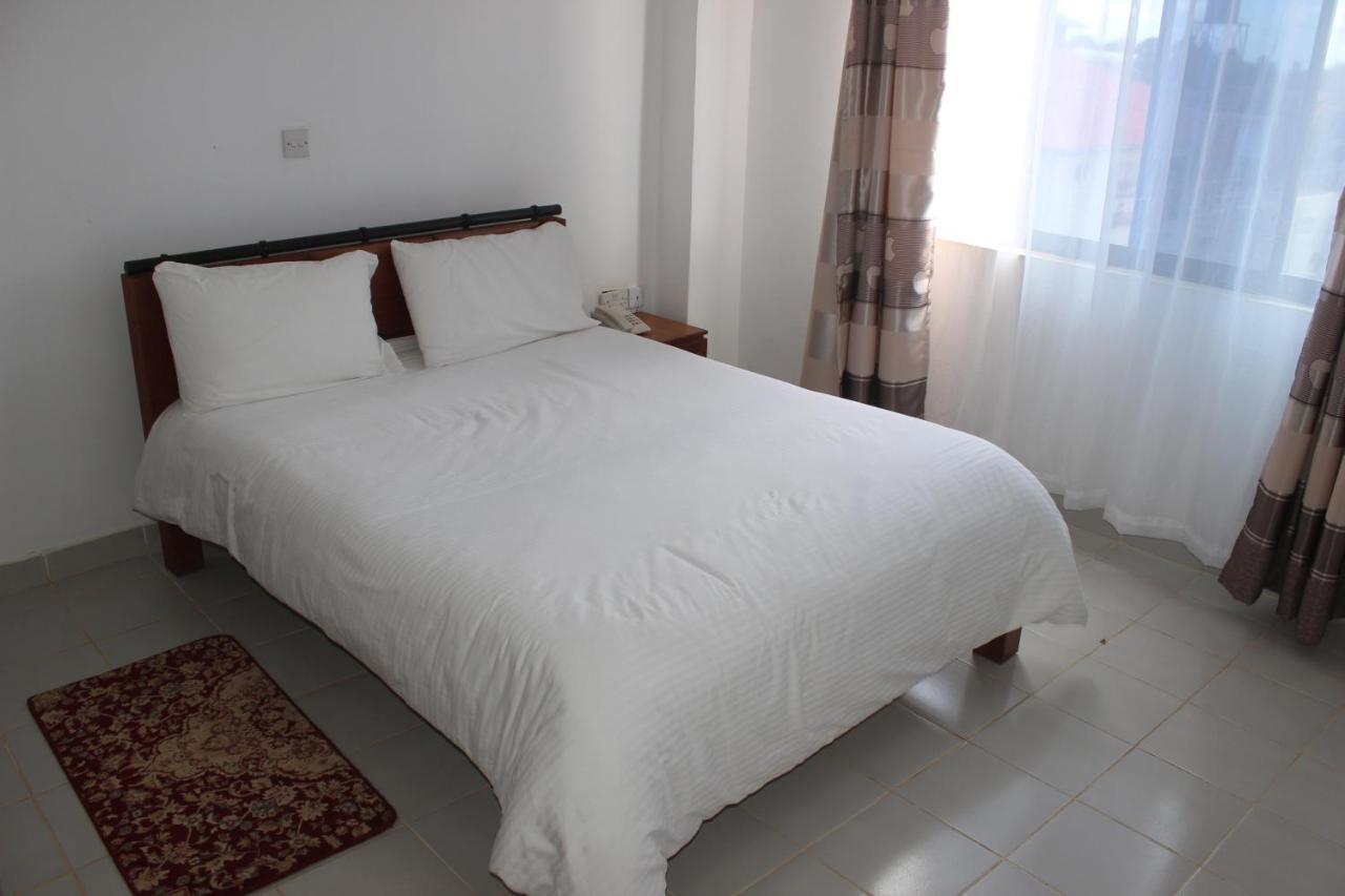 Meru Paramount Bagian luar foto