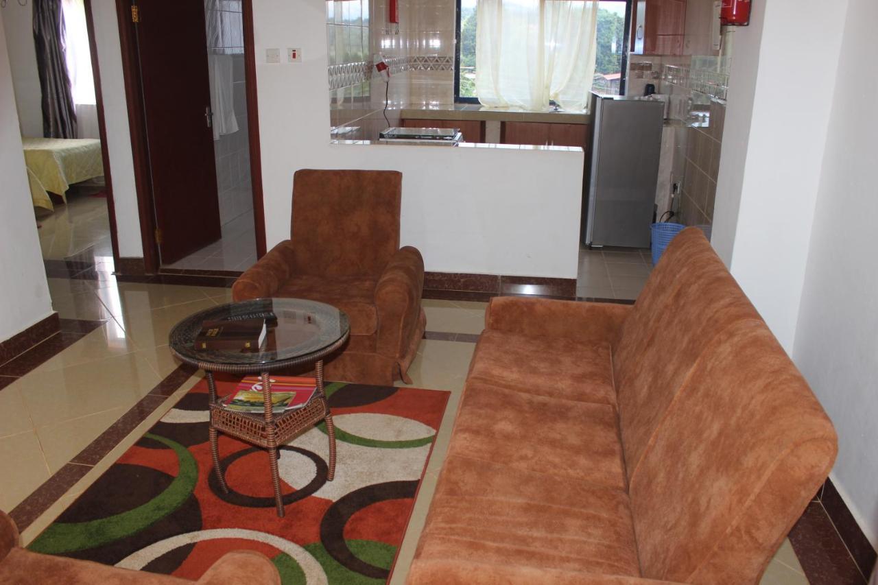 Meru Paramount Bagian luar foto